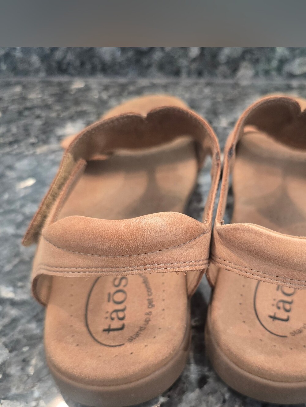 Taos 'The Show' Comfort leather Sandal - Picture 5 of 9